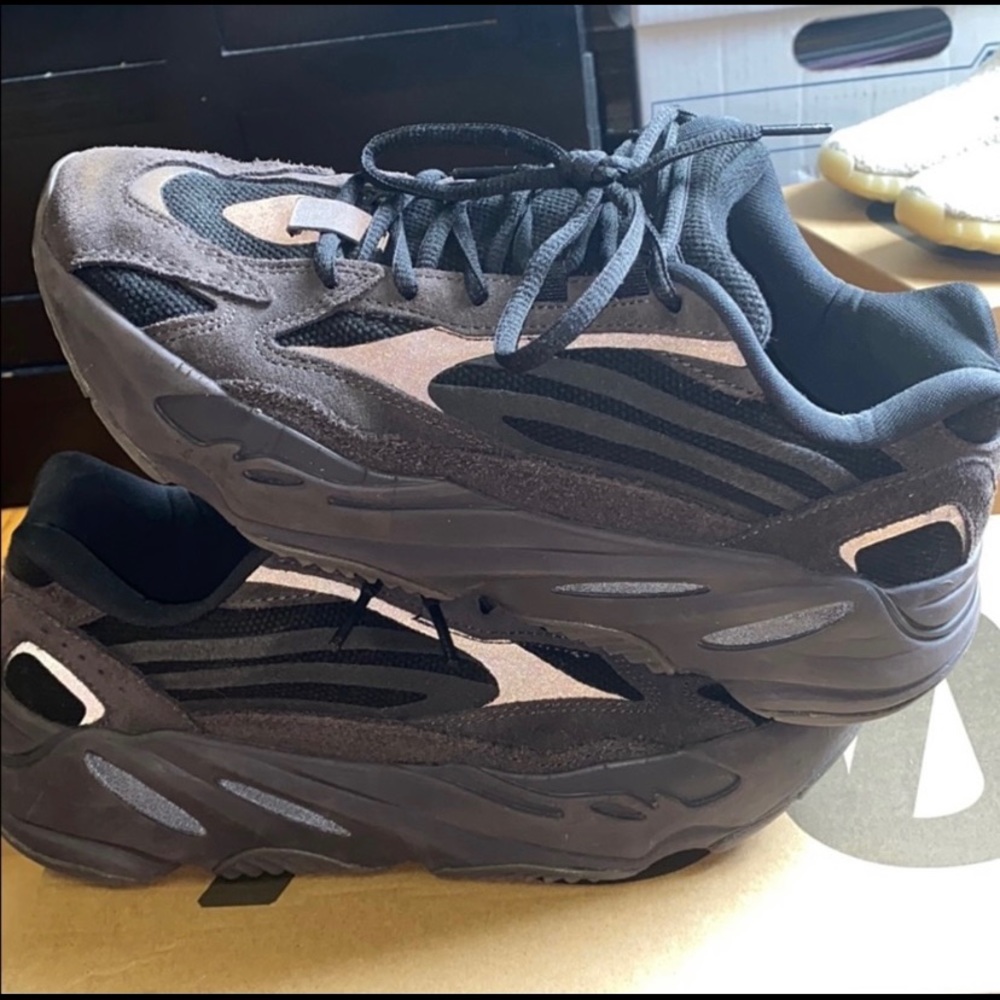 Yeezy Vanta V2 Size 8 *NO BOX*